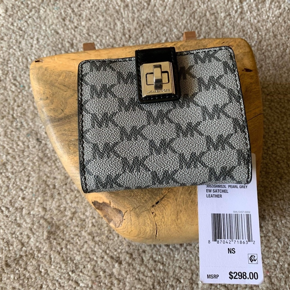 Brand new Michael Kors wallet